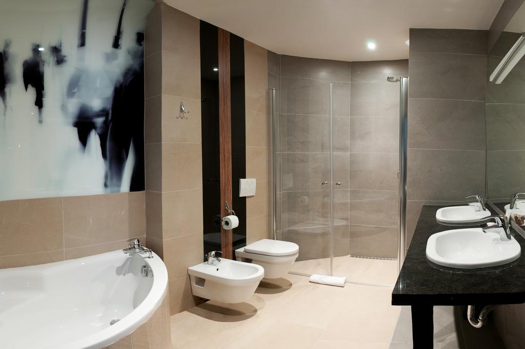 Hotel Piano Lublin Quarto foto