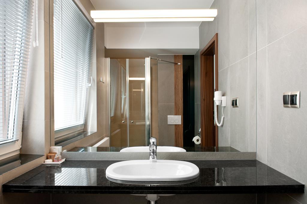 Hotel Piano Lublin Quarto foto