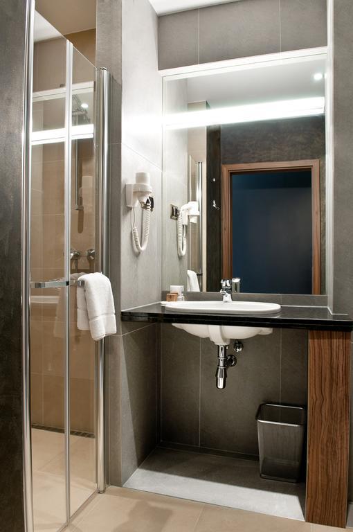 Hotel Piano Lublin Quarto foto